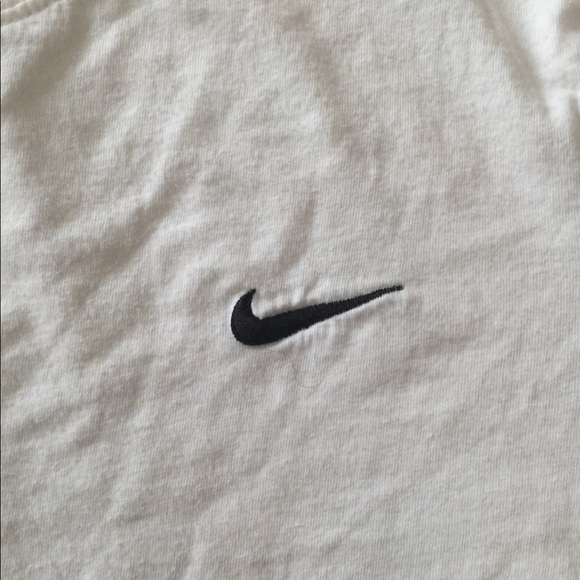 Nike shirt - Picture 3 of 3